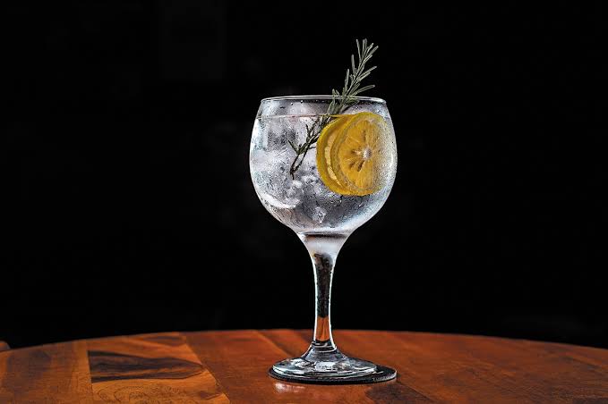 Gin Tônica: conheça os bares que são referência nesse drink